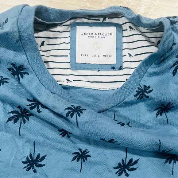 DENIM & FLOWER Blue Short Sleeved Tee, Men’s Large - Picture 3 of 3